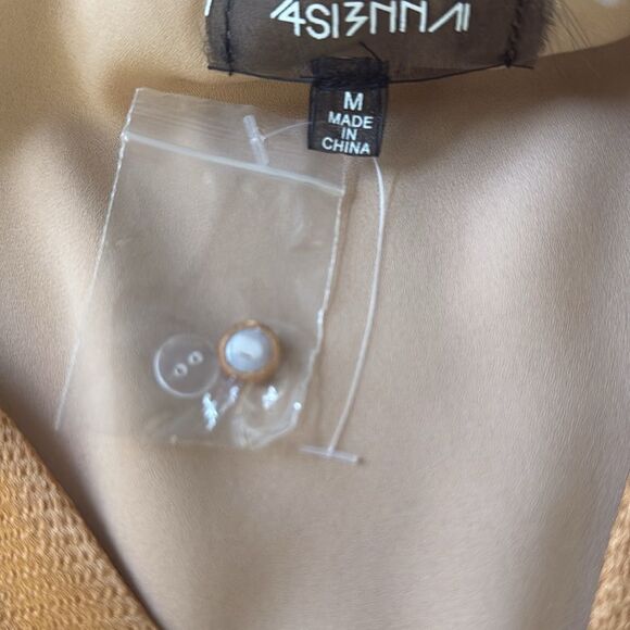 New Without Tags 4SIENNA Laura Long Sleeve Copper Peplum Blouse Size Medium - Picture 7 of 8